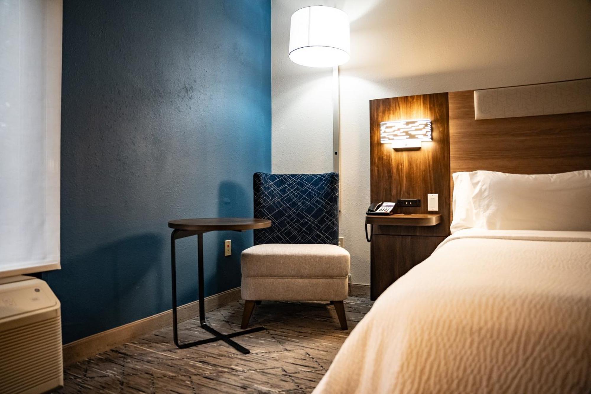 Holiday Inn Express Hotel & Suites West Chester By Ihg Concordville Extérieur photo