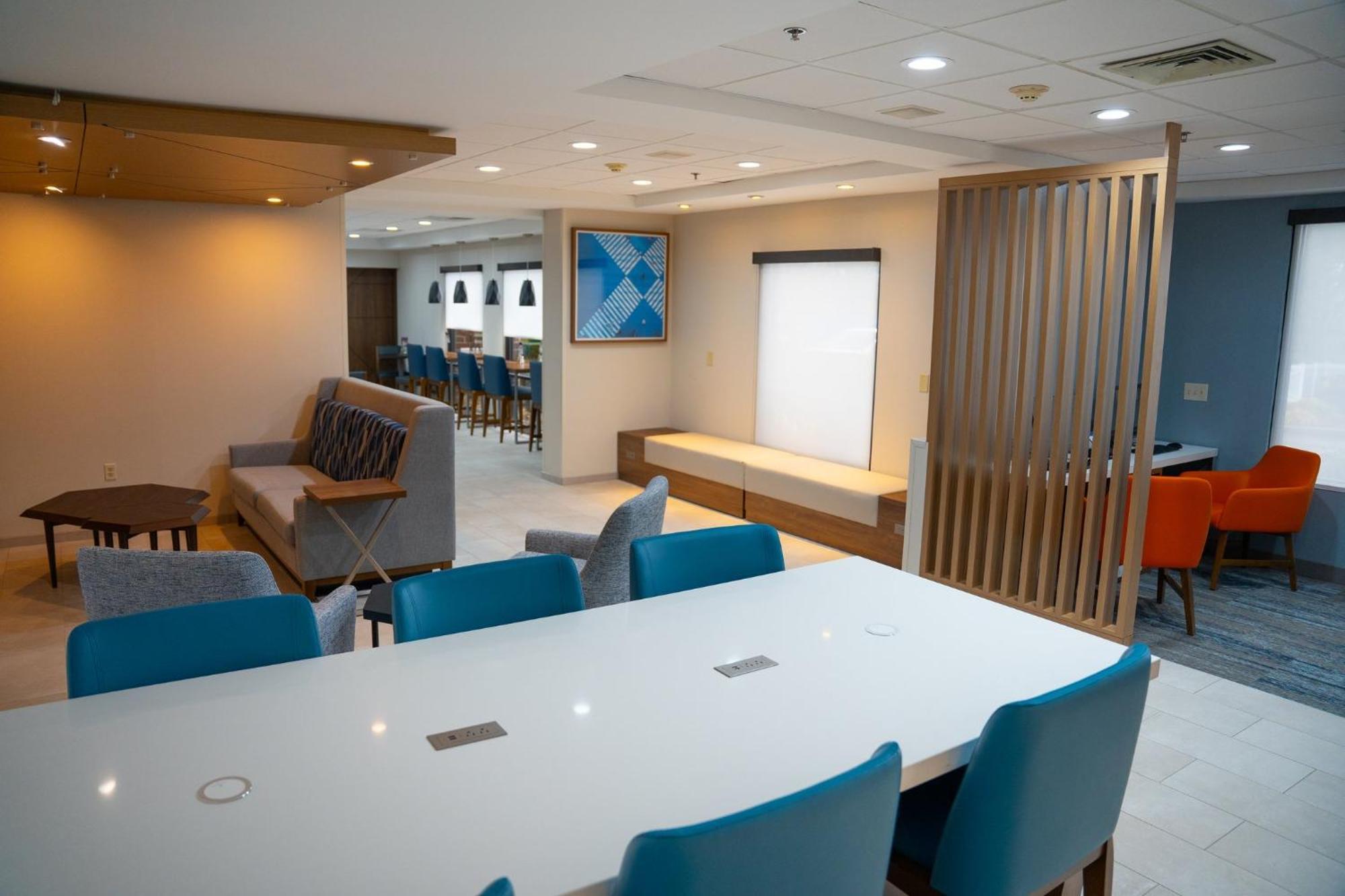 Holiday Inn Express Hotel & Suites West Chester By Ihg Concordville Extérieur photo