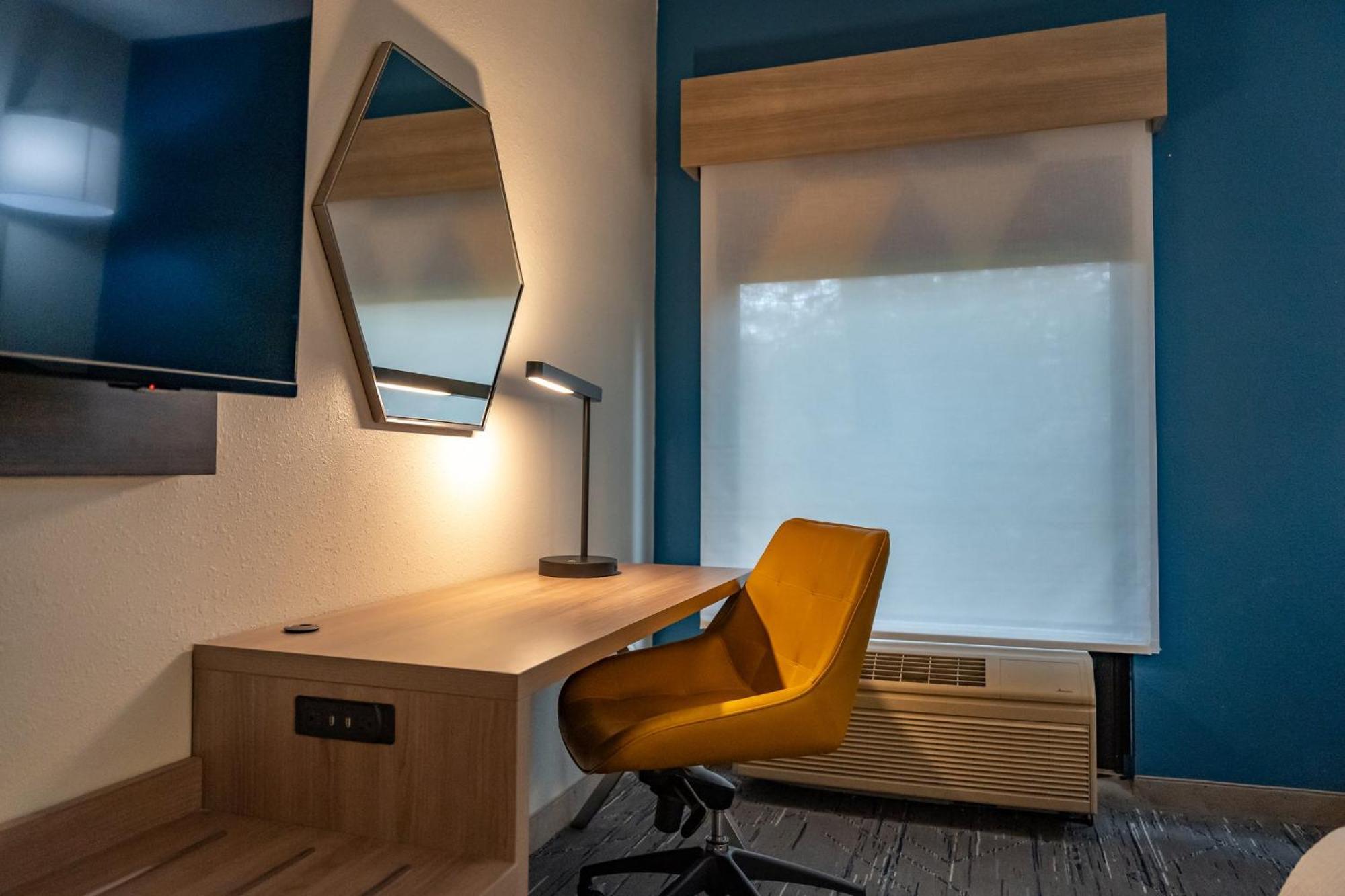 Holiday Inn Express Hotel & Suites West Chester By Ihg Concordville Extérieur photo