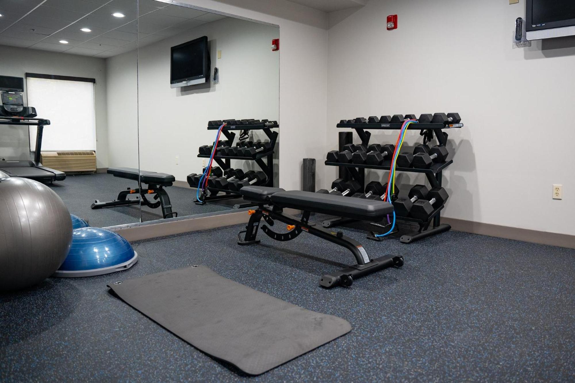 Holiday Inn Express Hotel & Suites West Chester By Ihg Concordville Extérieur photo