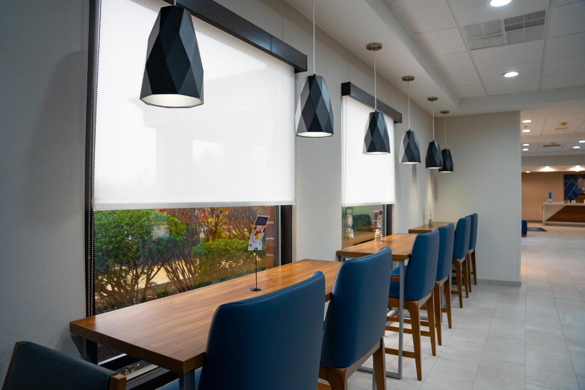 Holiday Inn Express Hotel & Suites West Chester By Ihg Concordville Extérieur photo