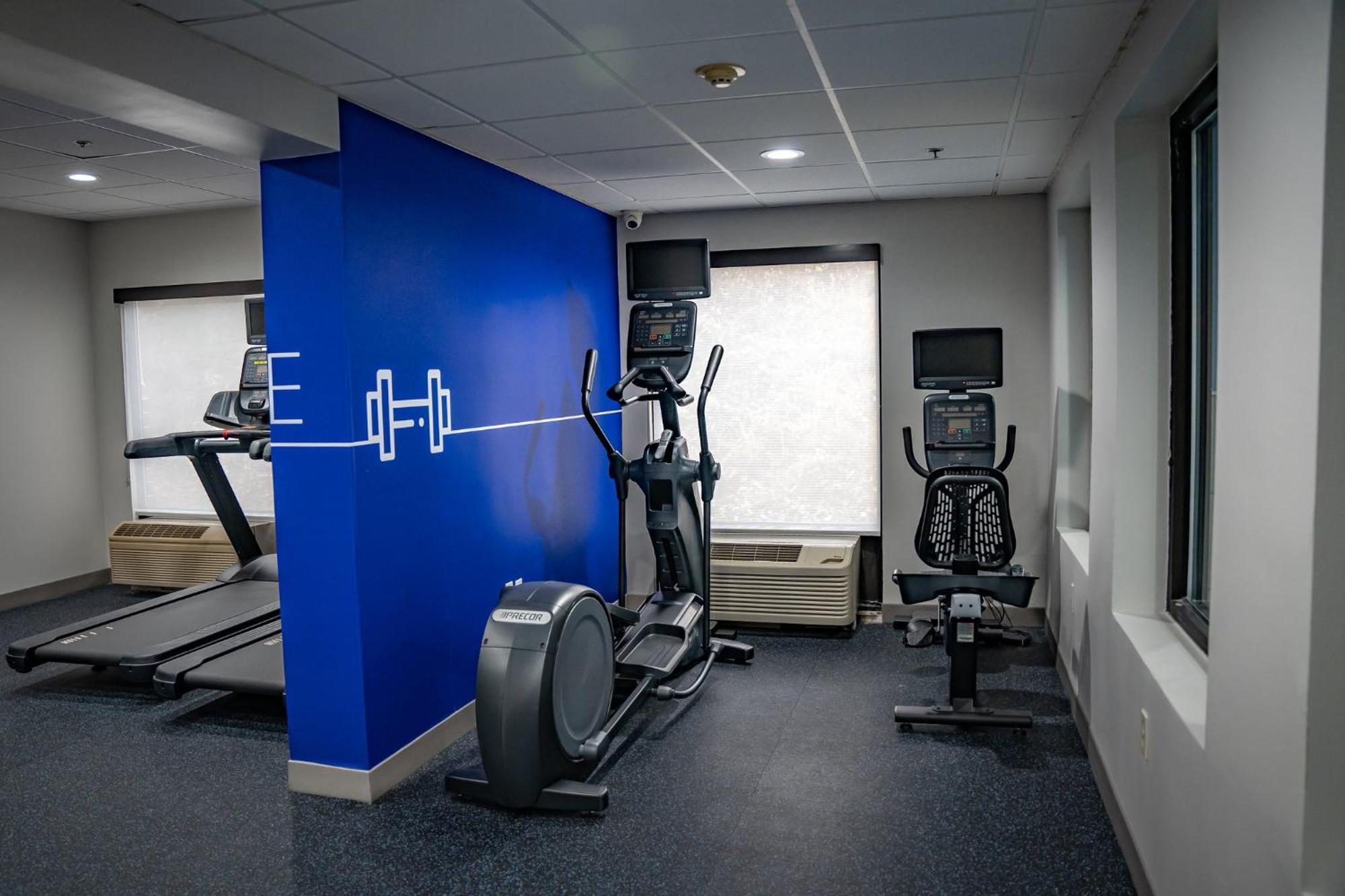 Holiday Inn Express Hotel & Suites West Chester By Ihg Concordville Extérieur photo