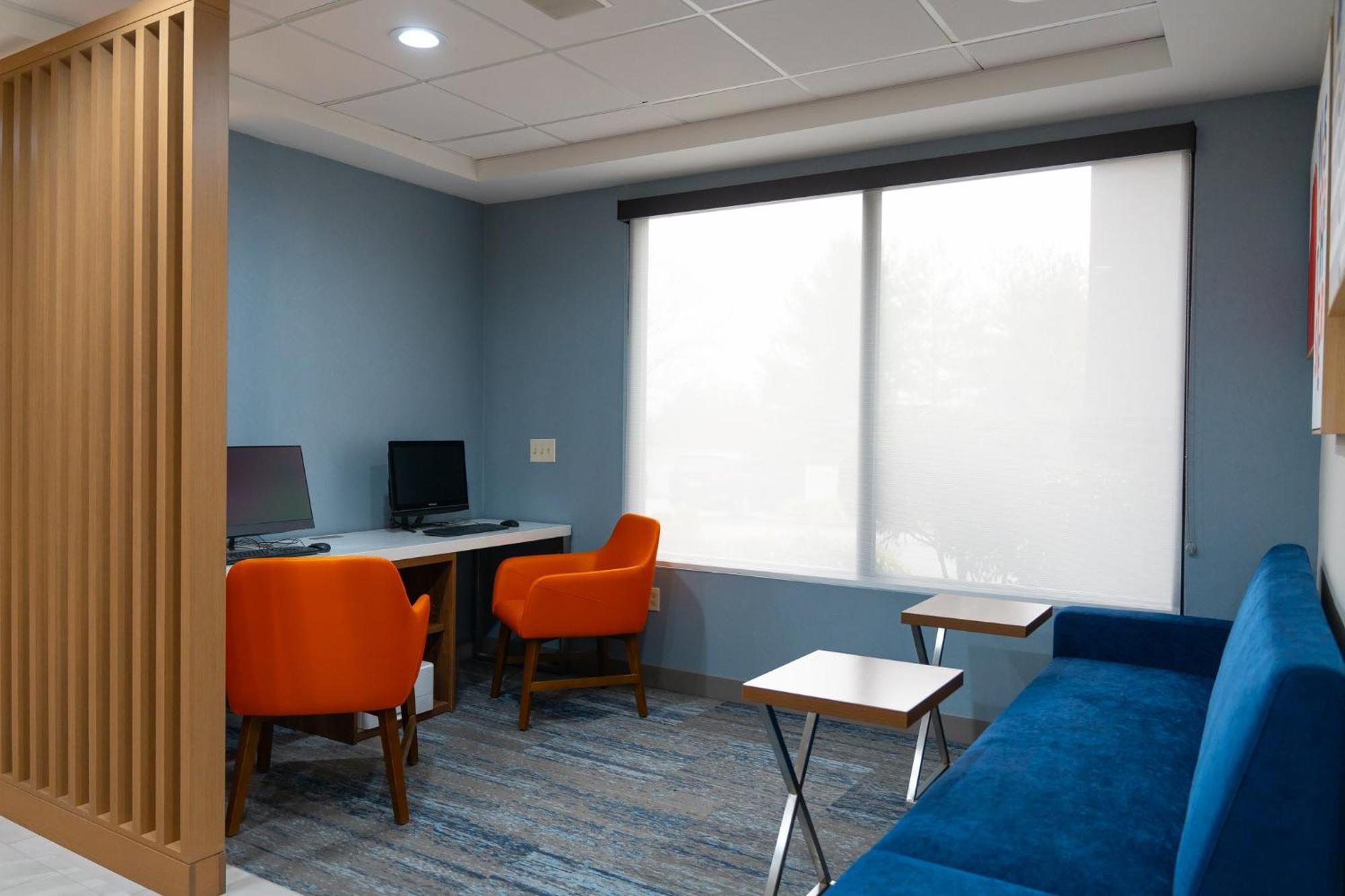 Holiday Inn Express Hotel & Suites West Chester By Ihg Concordville Extérieur photo