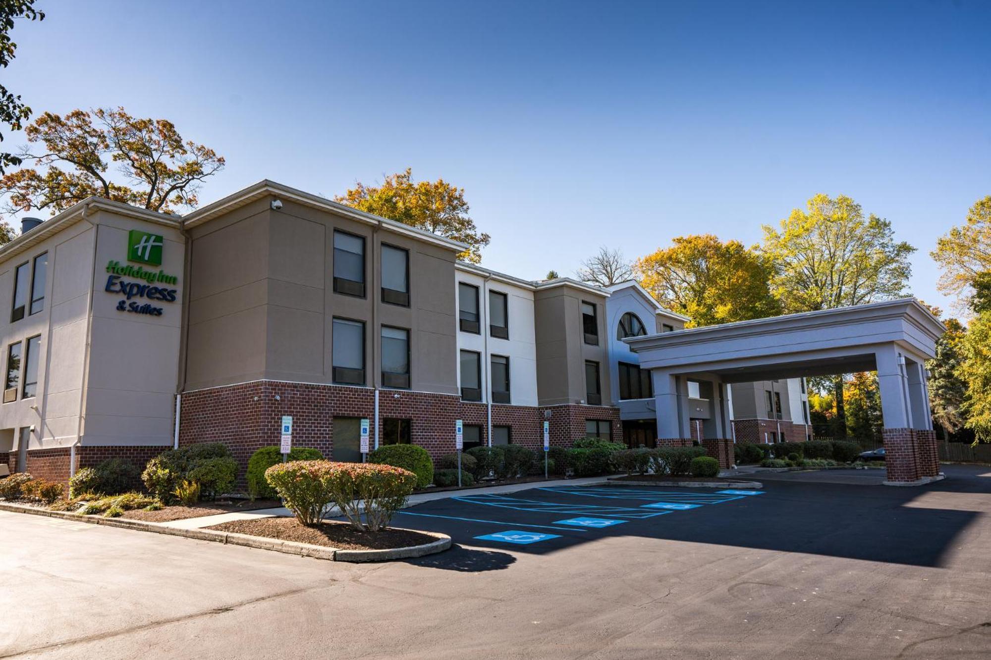 Holiday Inn Express Hotel & Suites West Chester By Ihg Concordville Extérieur photo
