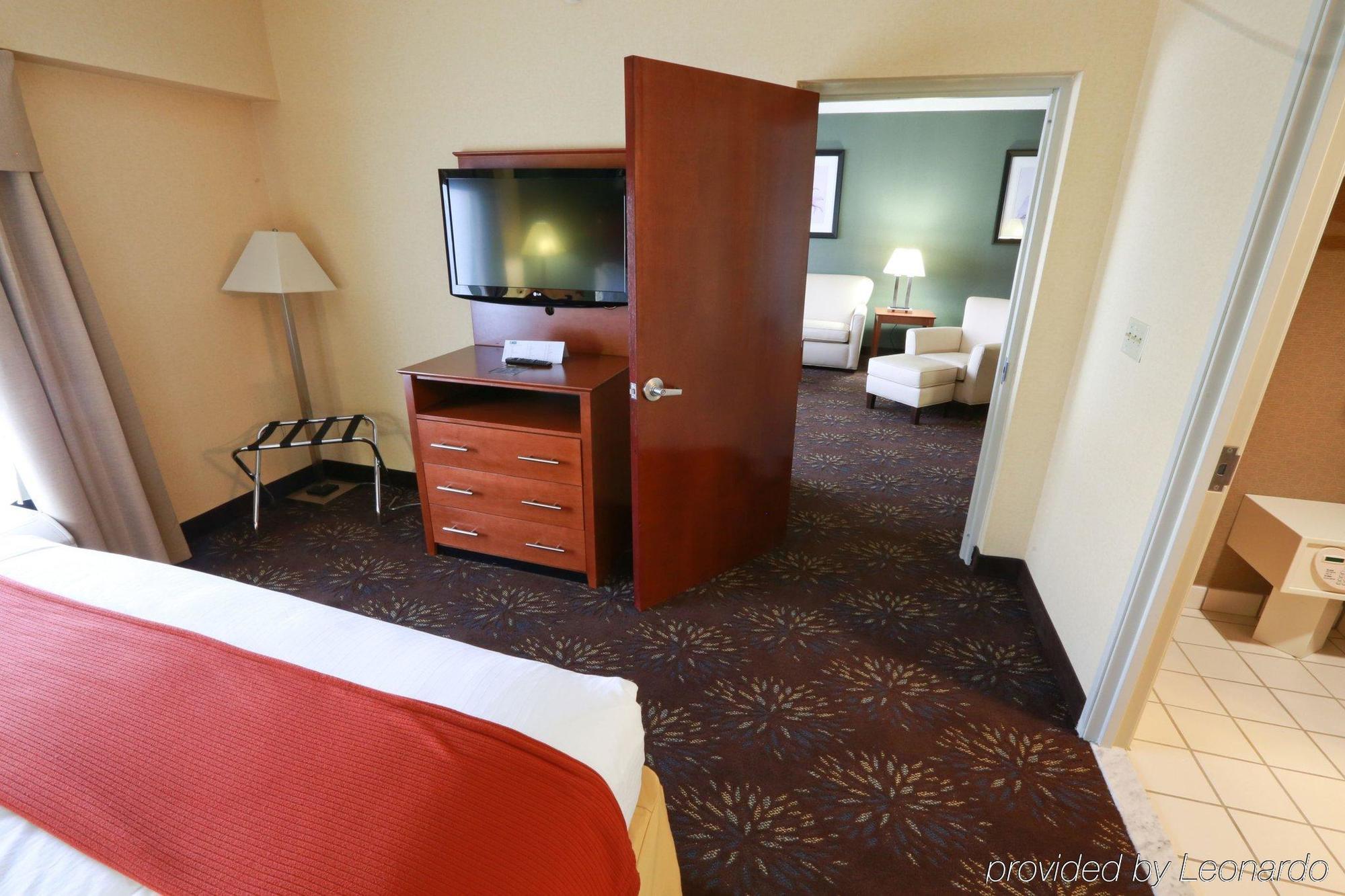 Holiday Inn Express Hotel & Suites West Chester By Ihg Concordville Extérieur photo