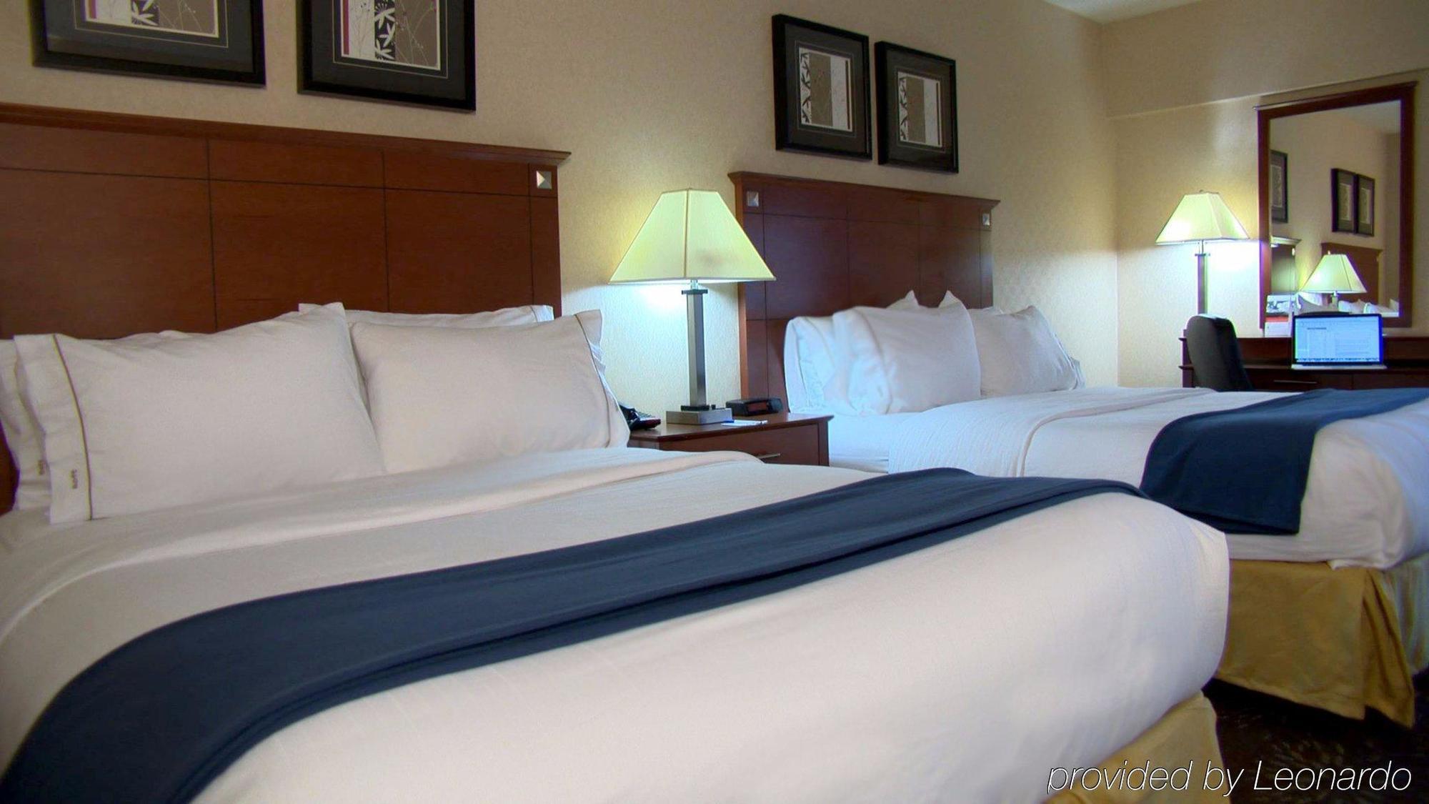 Holiday Inn Express Hotel & Suites West Chester By Ihg Concordville Extérieur photo