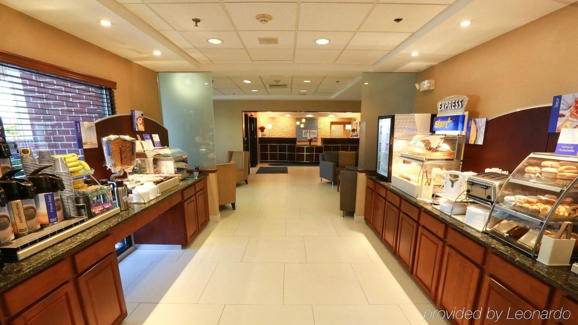 Holiday Inn Express Hotel & Suites West Chester By Ihg Concordville Extérieur photo